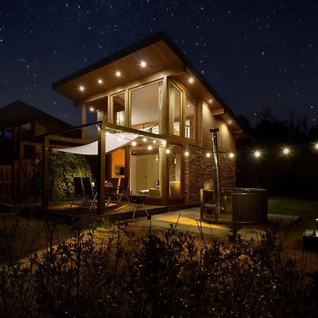 Rezerwat Sauna - Balia - Hot Tube - Jacuzzi - Basen - Klimatyzacja - Kominek 山林小屋 Wielin