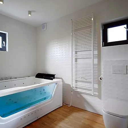 Rezerwat Sauna - Balia - Hot Tube - Jacuzzi - Basen - Klimatyzacja - Kominek Lodge *